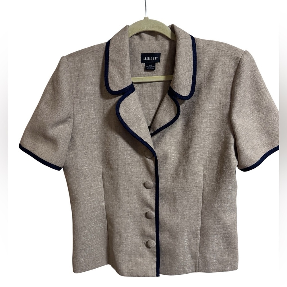 Vintage Leslie Fay Blazer-Style Blouse 12P – Beige w/ Black Trim 80s/90s Retro